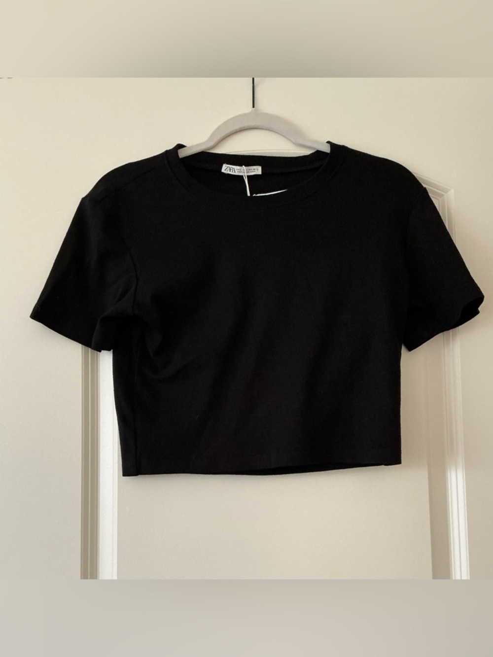 NWT Zara Black Cropped Crewneck Tee